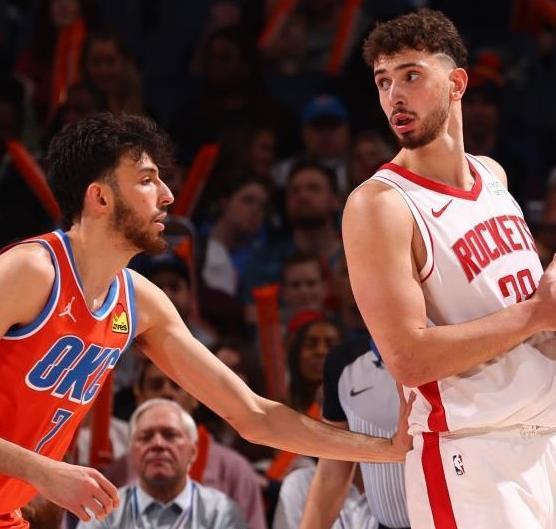 定了！24岁后卫签约雄鹿，无缘火箭！乌度卡战术风格，成引援阻碍