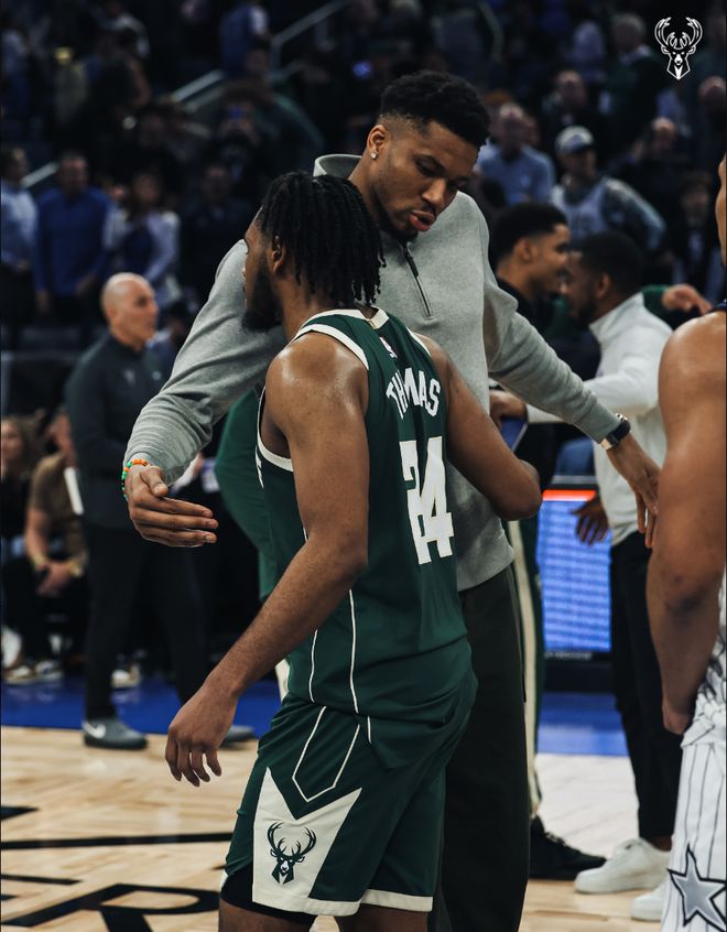 刚被追梦喷完就爆发！托马斯25分钟34分老里点赞 休媒：斯通失算