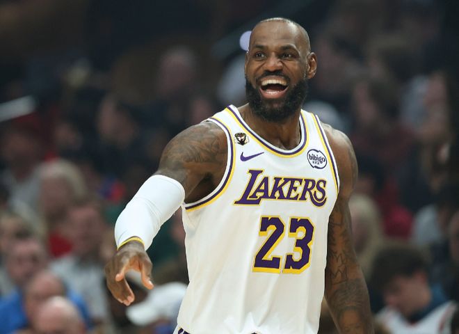 湖人116-110力克独行侠 球员评价：4人优秀，4人及格，2人低迷