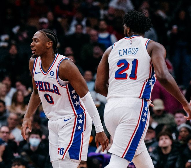 马克西29+9+6恩比德爆砍33分，双核复出拖累狄龙，76人复仇太阳