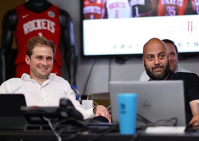 拒绝火箭队，转投雄鹿队！场均15+1+3后卫无缘休城，斯通一无所获