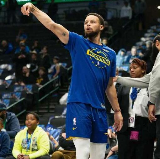 美记：勇士应该和库里展开对话，是否要将他交易出去！