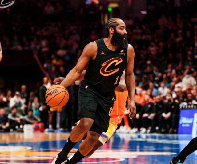 75%命中率！场均轰23+11，让阿伦成超级中锋，梅里尔谈哈登明牌了