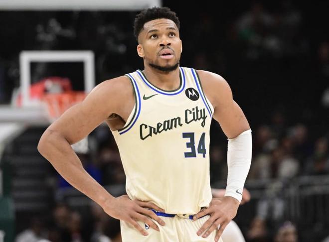 字母哥：摔球是因为太沮丧；我不是机器也需要时间调整状态