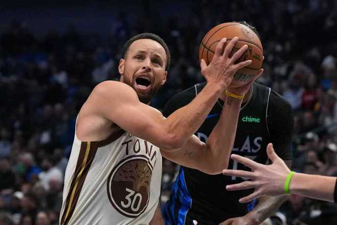 断档历史第一！库里93场8+三分 超身后利拉德克莱哈登合计79场