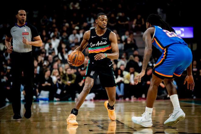 打得就是精锐！马刺116-106残阵雷霆，赛季第4次击败对手