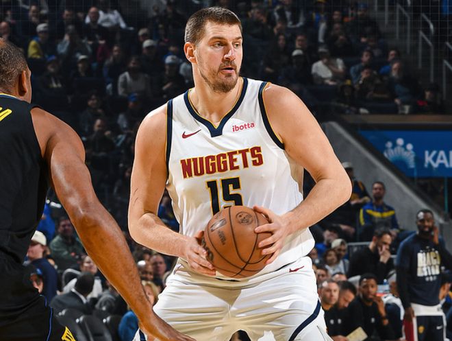 残阵勇士3人20+爆冷击溃掘金 约基奇35+20+12第185次三双