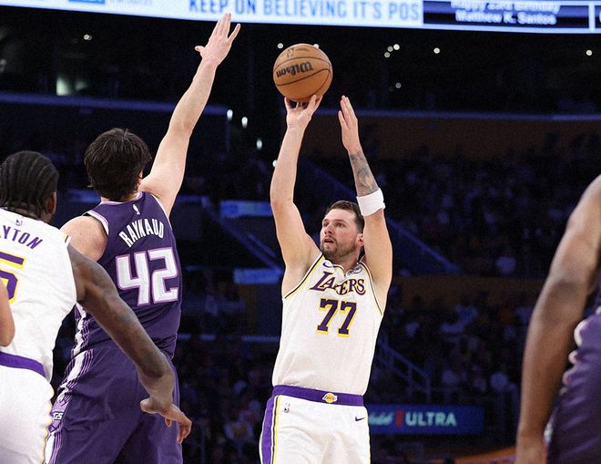 湖人24分大胜国王，詹姆斯24分5助！威少14分，湖人整体渐入佳境