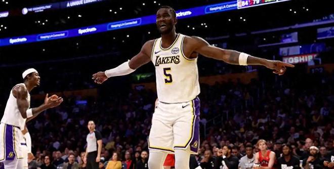 单场25分+13板+100%命中率有多难？现役仅6人做到，一超巨砍40+30