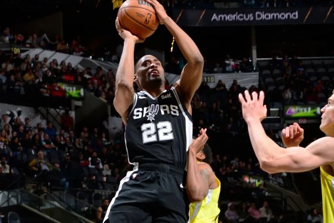 就在刚刚，NBA1签1裁1报销！27+5后卫驰援哈登，火箭悍将闯下大祸