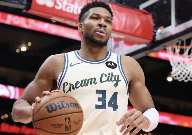 Shams：字母哥已做好两手准备，无论现在还是夏天都准备好离队