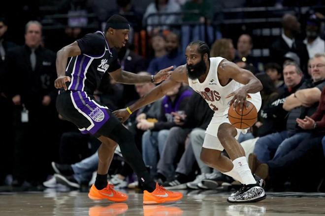 正负值+22！我能帮哈登减压，施罗德赛后摊牌，米切尔迎最好结局