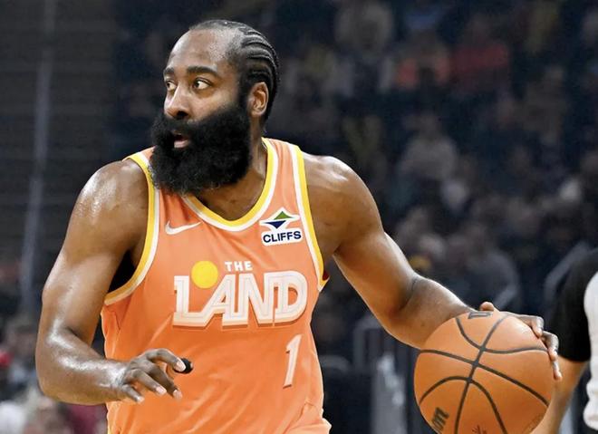 官方：哈登右手拇指骨折，今日出战存疑