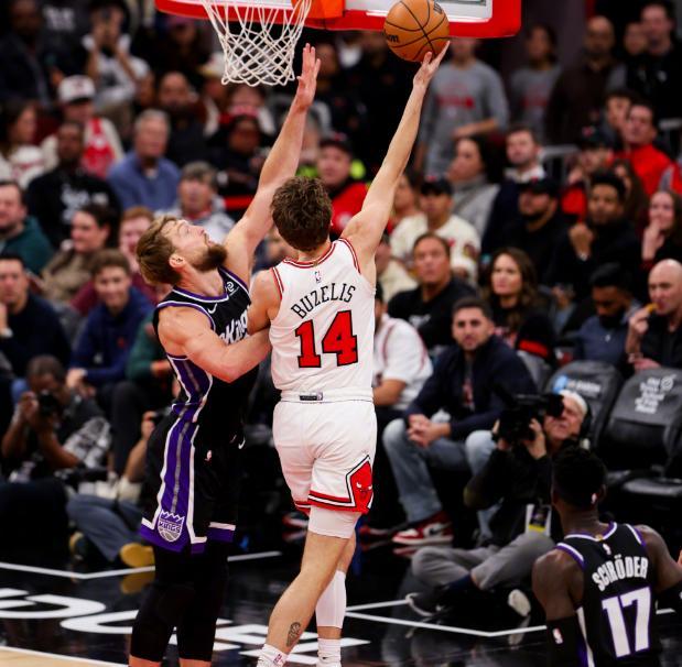 二年级秀欺负威少！拉文战旧主30分，吉迪20+8+12，公牛逆转国王