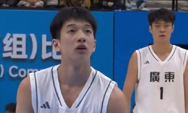 广东宏远力克新疆！杨溢两场7记三分，杜锋爱将24+5，陈家政16分