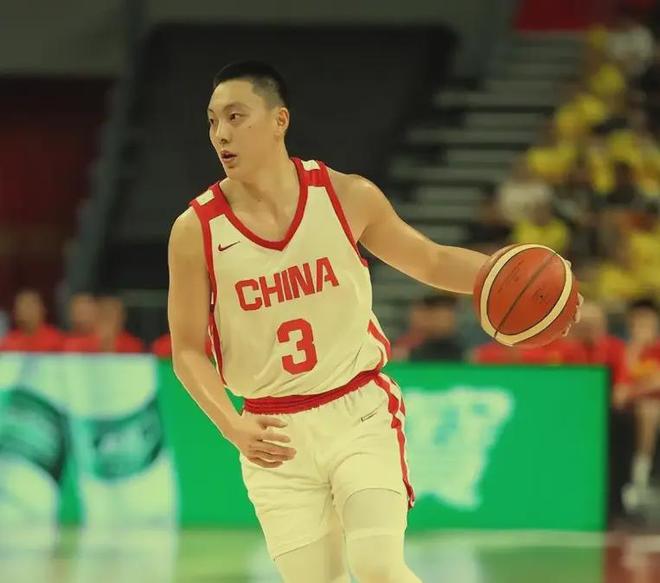 19中0仅得4分！胡明轩失准背后，中国男篮的“后卫荒”如何破？