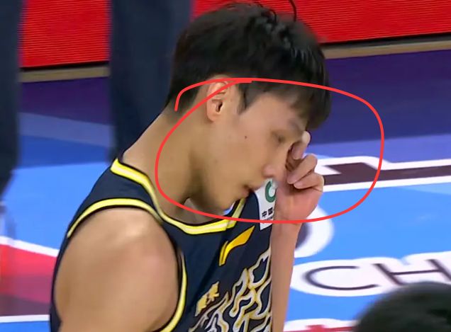 指望徐杰进国家队的球迷！看看广东CBA首秀，被山西打成筛子了