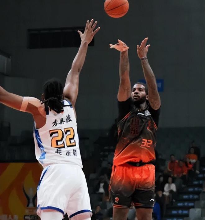 山东102-106广厦 球员评价：3人满分，4人及格，5人低迷