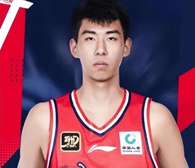 广州真会用徐昕！连爆三场逐渐打成本土球员一哥，攻守全能发挥！