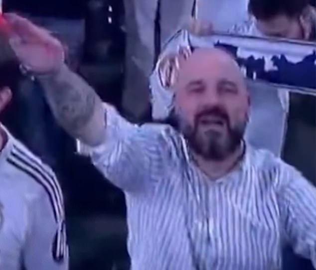 极度讽刺！皇马球迷赛前行纳粹礼，当场被伯纳乌驱逐