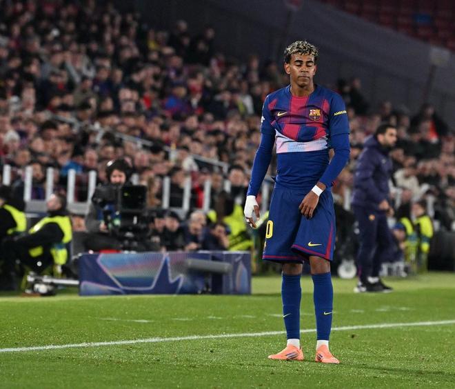 身背黄牌，亚马尔等巴萨4人面临欧冠1/8决赛次回合停赛风险