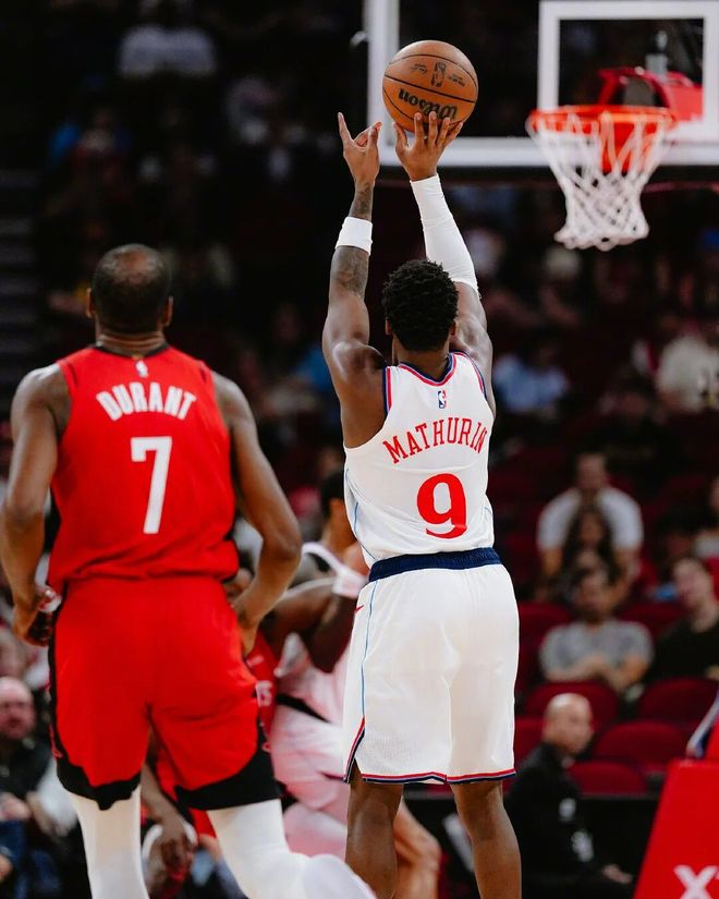 赚翻！场均22+6+4，洛杉矶的大腿啊，终于来了，2换5，不亏