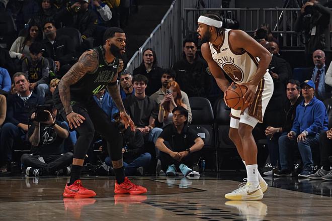 最近6场三分线外39中10，勇士侧翼新星的手感突然间下滑了？