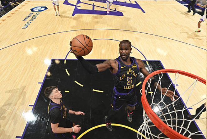 艾顿800万年薪是真香！美媒列4大数据：近4战20分13篮板