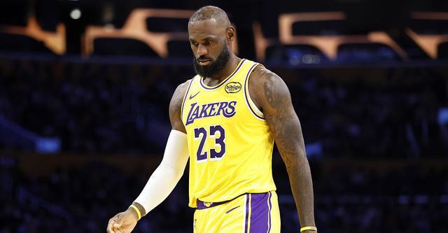 詹姆斯：没能打出我们的篮球风格 但这只是一场比赛不必反应过度