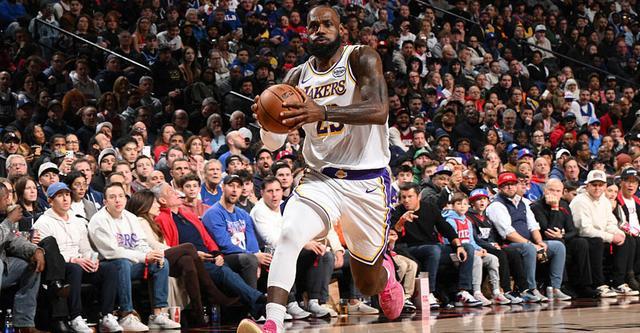 詹姆斯：今天东里都累了我不累 因此打得更主动