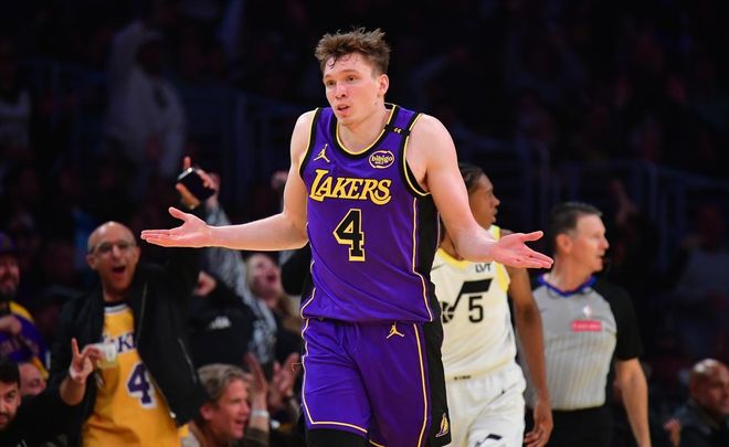 生涯次年数据不增反退，掉出稳定轮换，湖人拿他能换到谁？