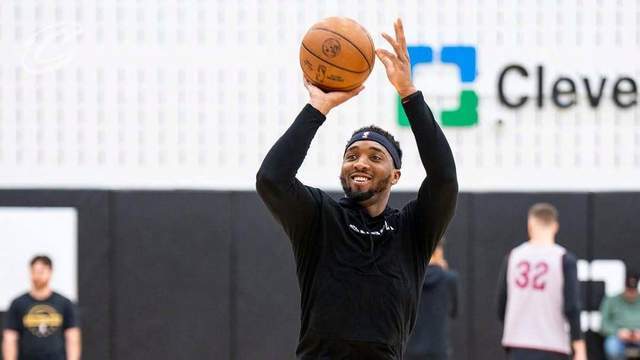 冲6连胜？骑士2员大将复出，哈登喂饼击穿篮网内线，米神对飚波特