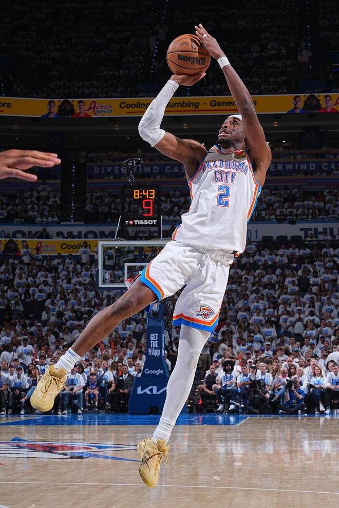 雷霆24胜1负，追平79年NBA纪录，那16年的勇士几胜1负开局？