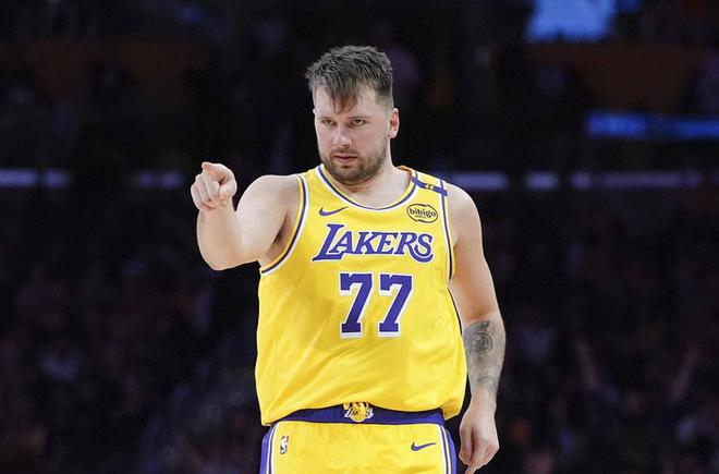 17-26！这就是湖人队的改变，东契奇不如亚历山大的原因已找到