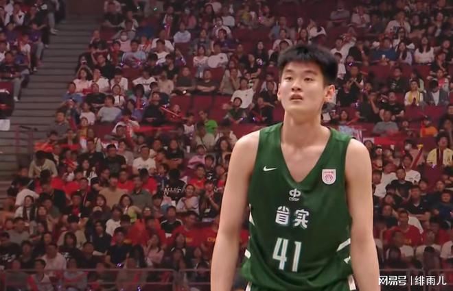 机会来了！广东“空间型内线”即将上位，逼退男篮主力四号位！
