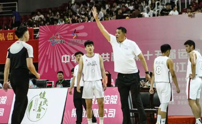 山东U22溃败江西20分！进攻单干无体系，防守懈怠，巩晓彬遭指责