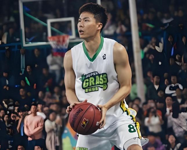 记者：百万粉丝网红球员赖益烨将加盟NBL新军上海玄天鸟队