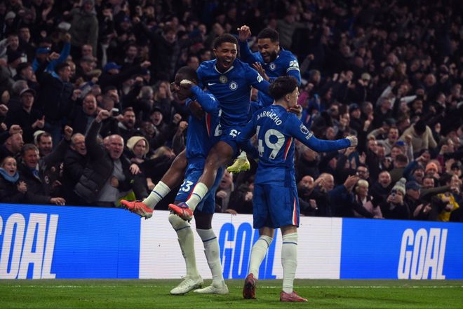 血条拼空？英超跌出前四，欧冠掉出直通，蓝军血拼枪手后两头不占