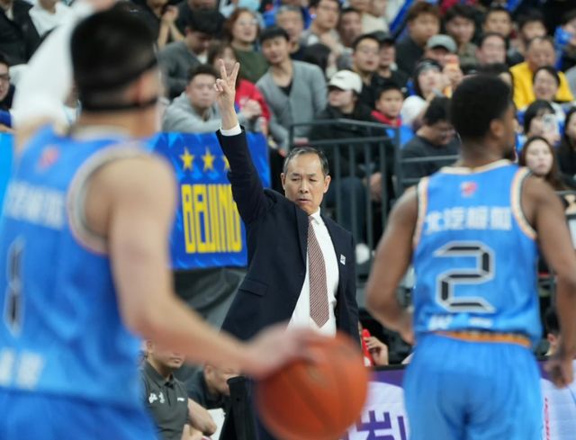 北京首钢VS山西男篮！许利民拒绝输球，斯佩尔曼缺席，央视直播