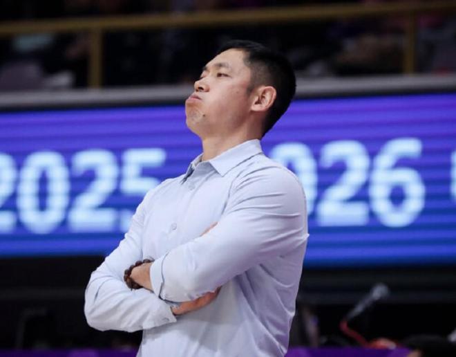 张庆鹏：感谢每一位球员的全力以赴，打出了北控应有的气势