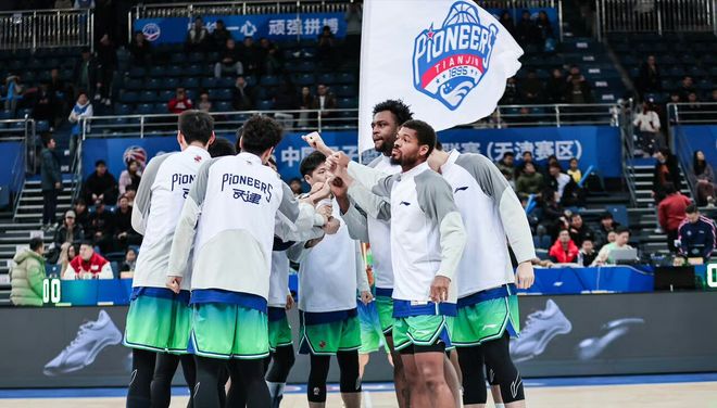 2胜11负到4连胜！过山车式反扑，最大功臣竟是69岁老帅，太神奇了