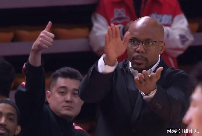 封盖第1+篮板第2！广东“新中锋”打出身价，这是杜锋的内线答案