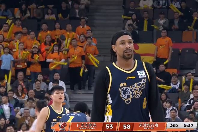 CBA：胡明轩13分四连胜，本土后卫23+12，萨姆纳39分大爆发