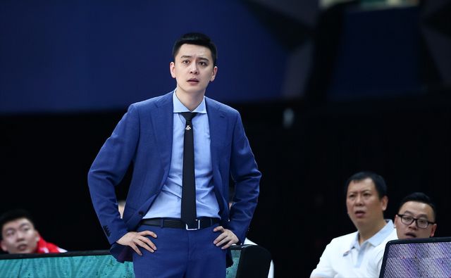 杨鸣成香饽饽！多家俱乐部虎视眈眈，北控男篮赶紧抢人