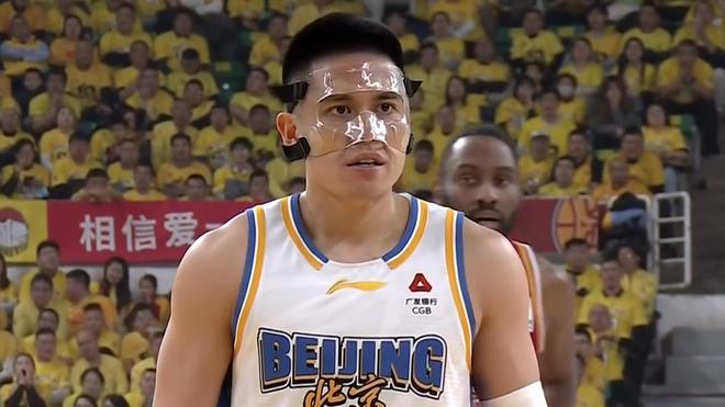 火爆冲突，87-86！CBA激烈一战，北京队复仇成功，五人得分上双！