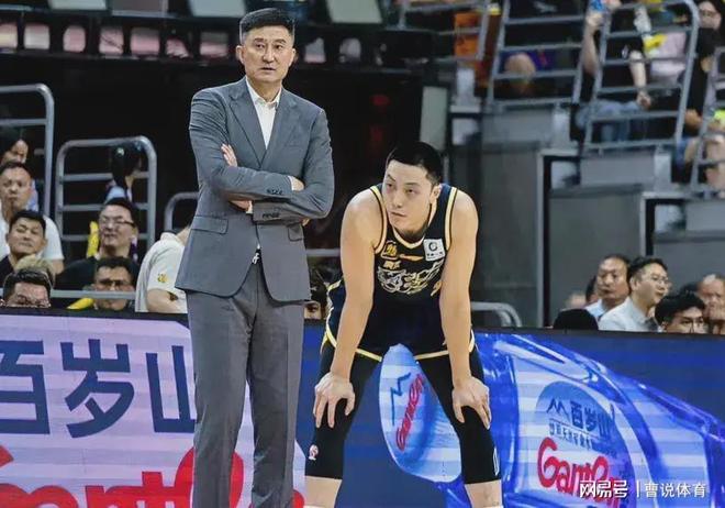 真相大白！广东男篮为何排名CBA第一？杜峰会用人，杨铭下课委屈