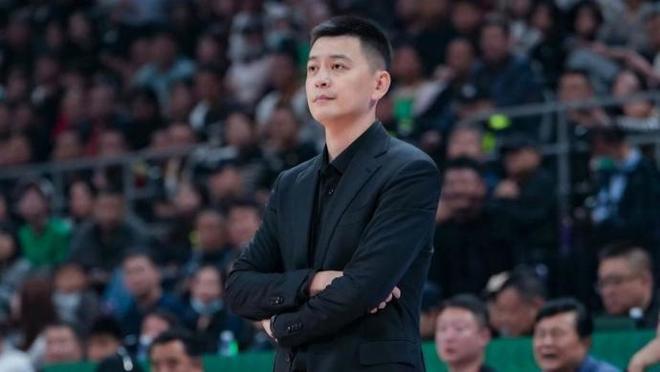 CBA最帅的教练也下课了！辽宁男篮宣布杨鸣因个人身体原因辞职