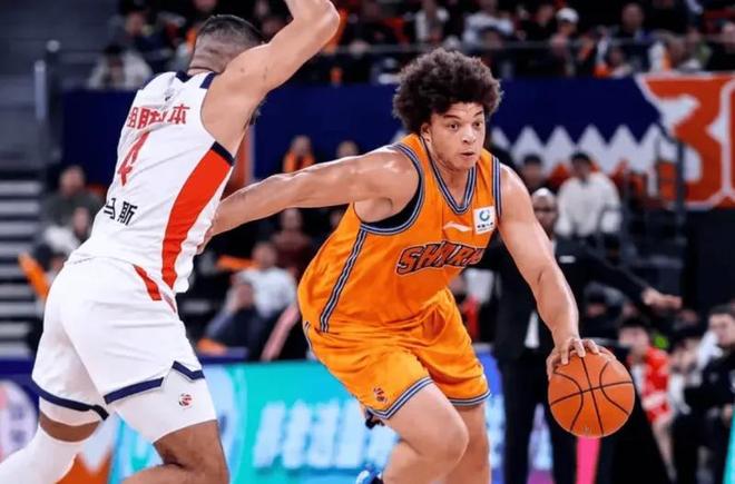 上海95-78广州2喜2忧！内线实力拉满，偰李永炜组织强，弗格不稳