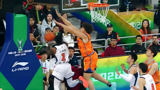 3天2胜广东！CBA杯第2支4强，奎因37分14篮板，萨林杰惹怒球迷！