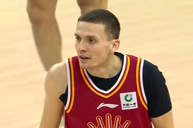 山西男篮逆转北控，挺进俱乐部杯四强，新援盖伊第四节暴走